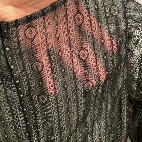 Gracia sheer lace peplum EUC - Picture 7 of 10